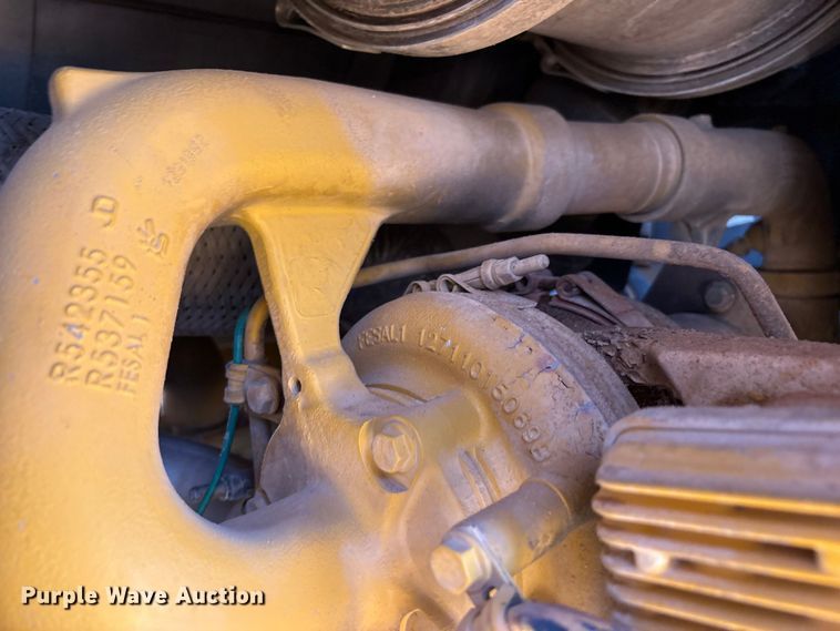 image for item EF6238 2019 John Deere 850K dozer