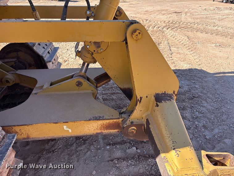 image for item EF6239 2011 Caterpillar D6T XL dozer