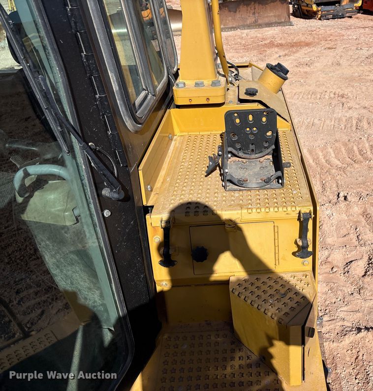 image for item EF6239 2011 Caterpillar D6T XL dozer