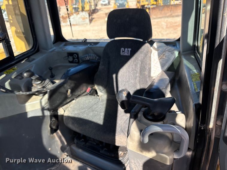 image for item EF6239 2011 Caterpillar D6T XL dozer