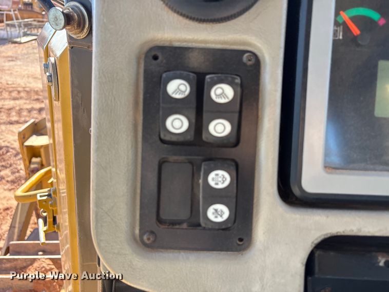 image for item EF6239 2011 Caterpillar D6T XL dozer