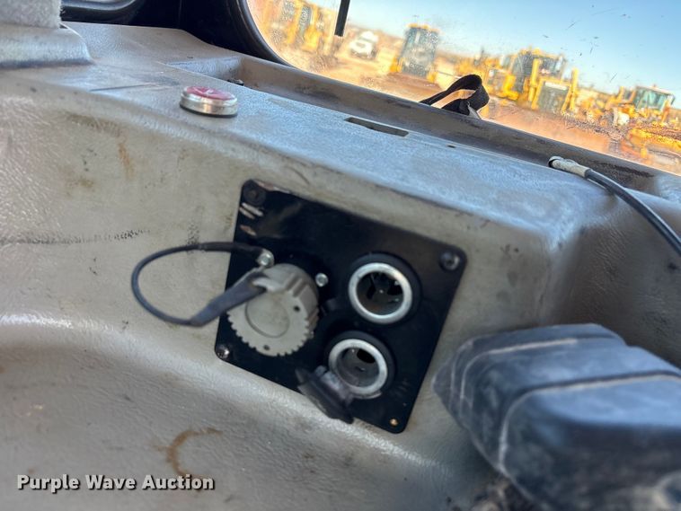 image for item EF6239 2011 Caterpillar D6T XL dozer