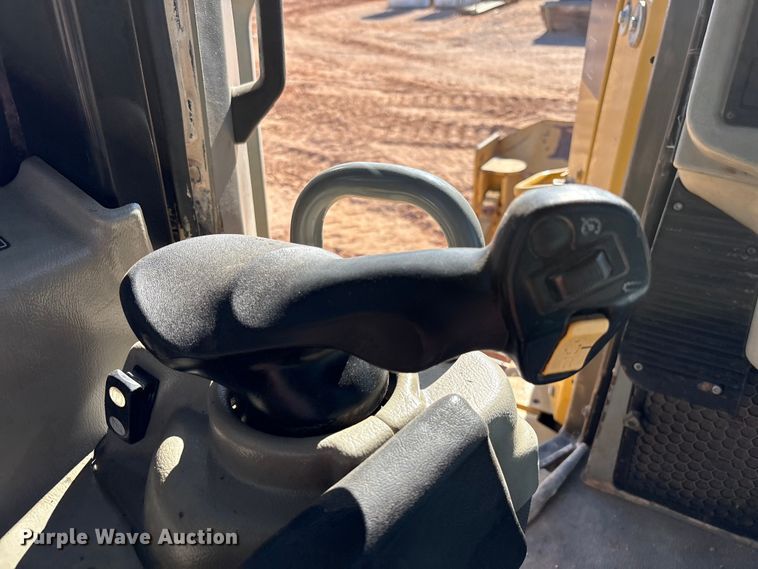 image for item EF6239 2011 Caterpillar D6T XL dozer