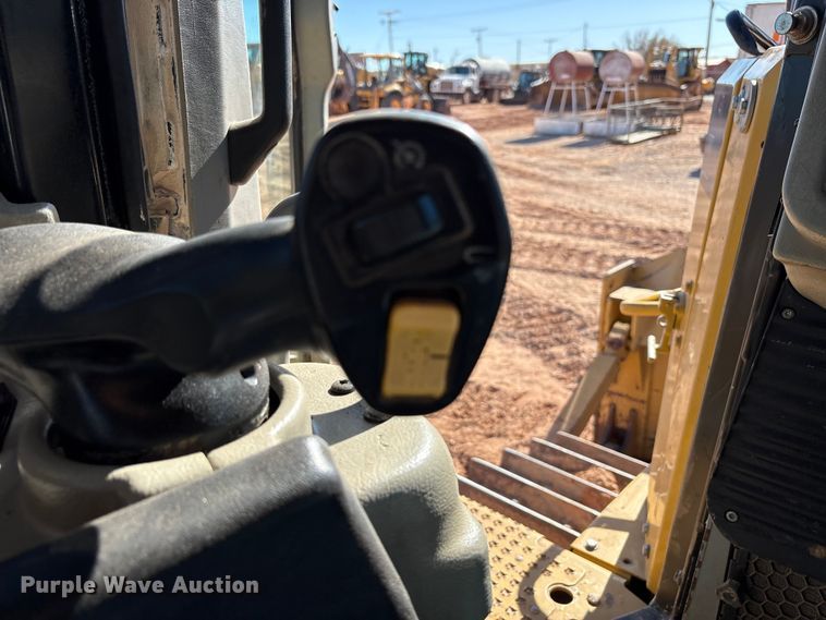 image for item EF6239 2011 Caterpillar D6T XL dozer