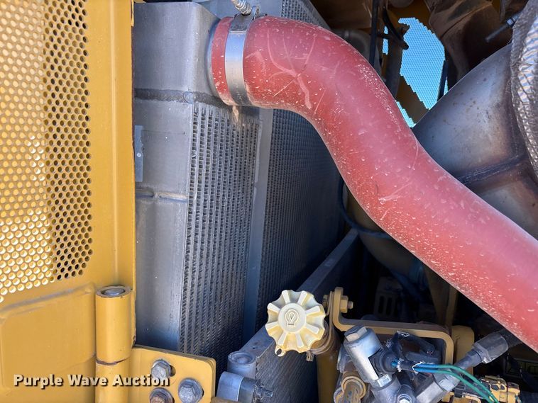 image for item EF6239 2011 Caterpillar D6T XL dozer