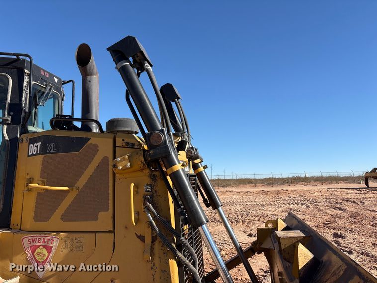 image for item EF6240 2011 Caterpillar D6T XL dozer