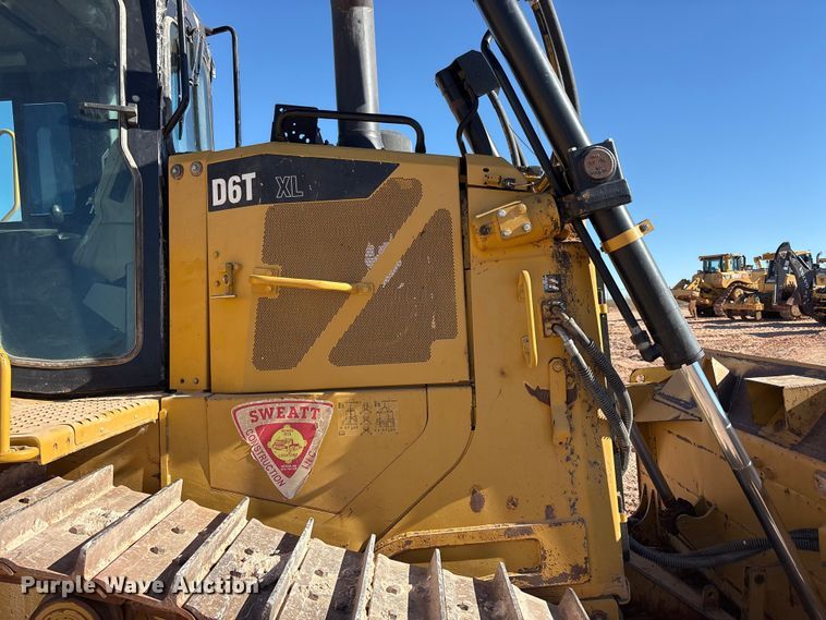 image for item EF6240 2011 Caterpillar D6T XL dozer