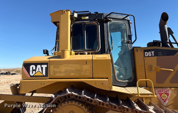 image for item EF6240 2011 Caterpillar D6T XL dozer