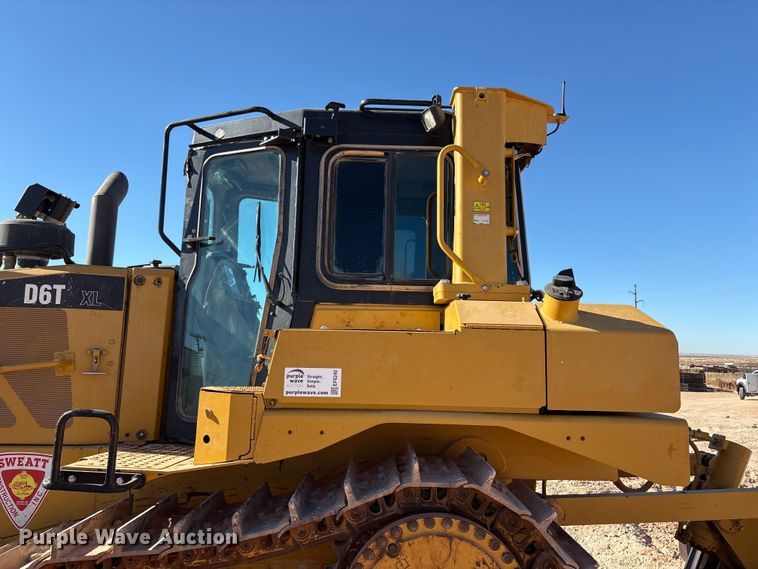 image for item EF6240 2011 Caterpillar D6T XL dozer