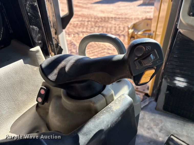 image for item EF6240 2011 Caterpillar D6T XL dozer