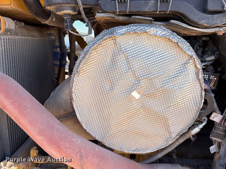 image for item EF6240 2011 Caterpillar D6T XL dozer