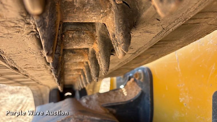 image for item EF6242 2020 John Deere 331G tracked skid steer loader