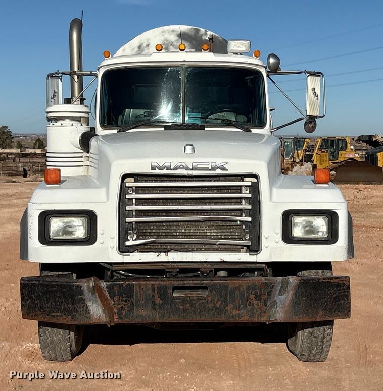 image for item EF6244 2002 Mack RD water truck