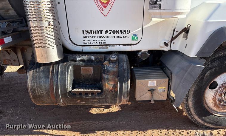 image for item EF6244 2002 Mack RD water truck