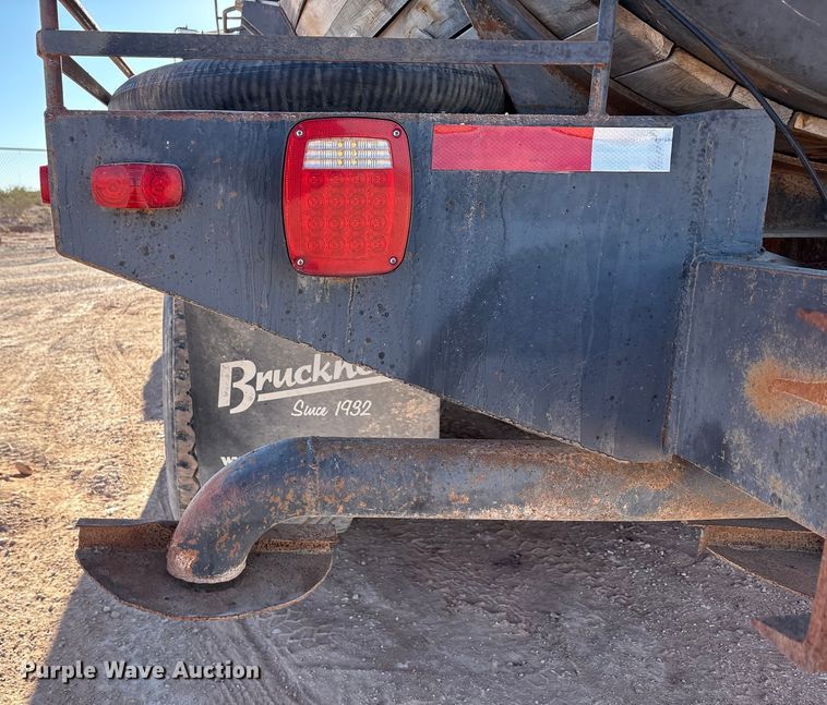 image for item EF6244 2002 Mack RD water truck