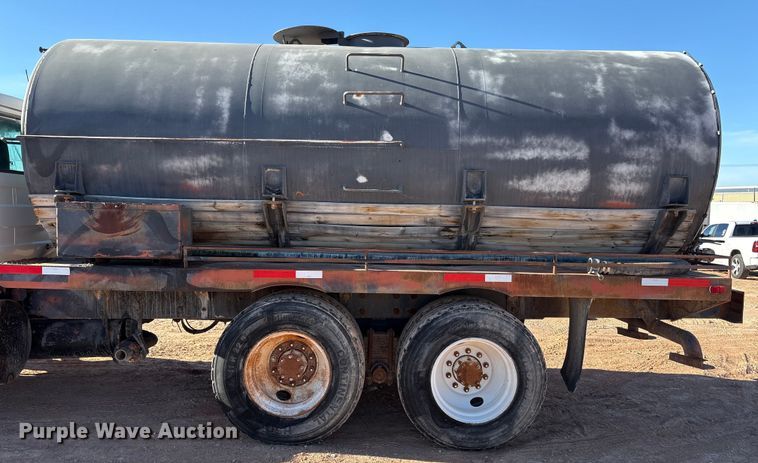 image for item EF6244 2002 Mack RD water truck