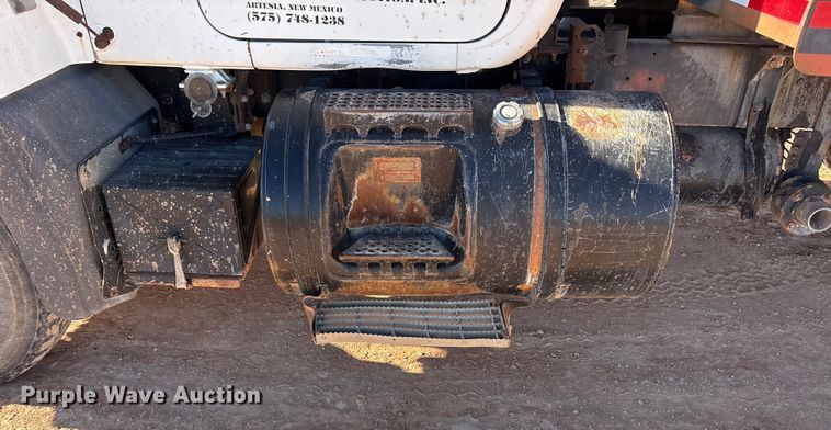 image for item EF6244 2002 Mack RD water truck