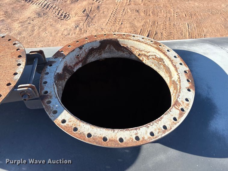 image for item EF6244 2002 Mack RD water truck