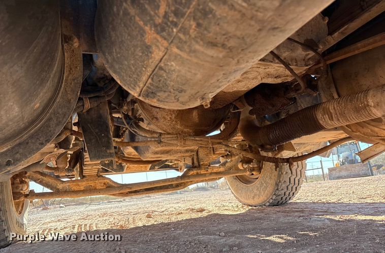 image for item EF6244 2002 Mack RD water truck