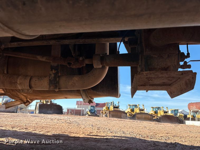 image for item EF6244 2002 Mack RD water truck