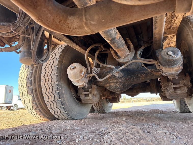 image for item EF6244 2002 Mack RD water truck