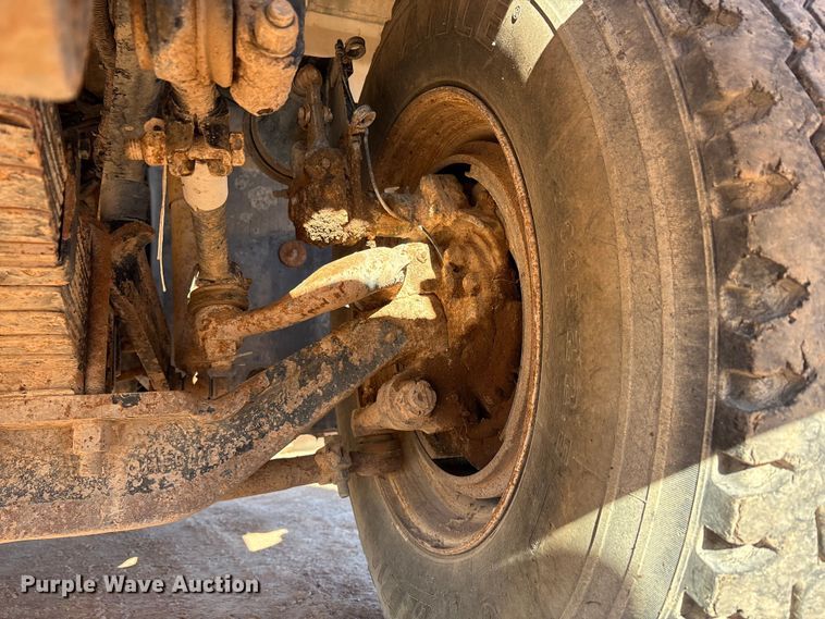 image for item EF6244 2002 Mack RD water truck