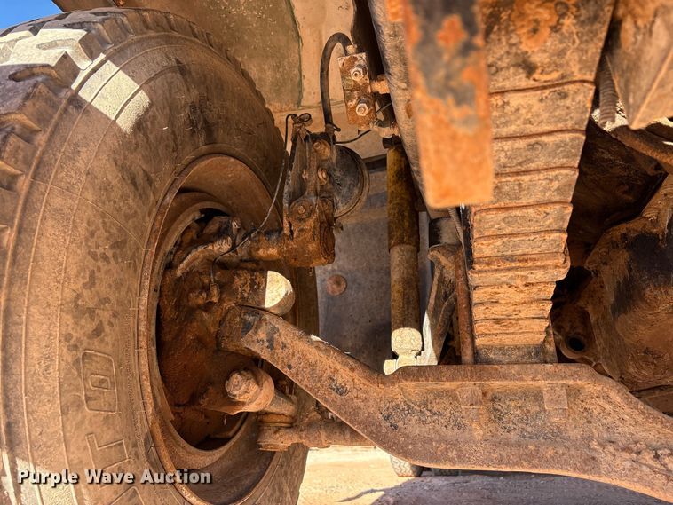 image for item EF6244 2002 Mack RD water truck