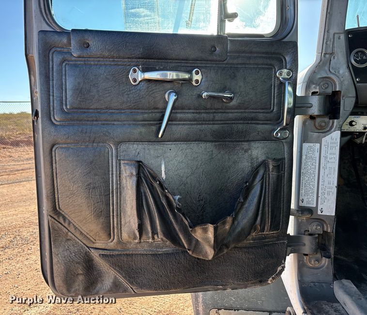 image for item EF6244 2002 Mack RD water truck