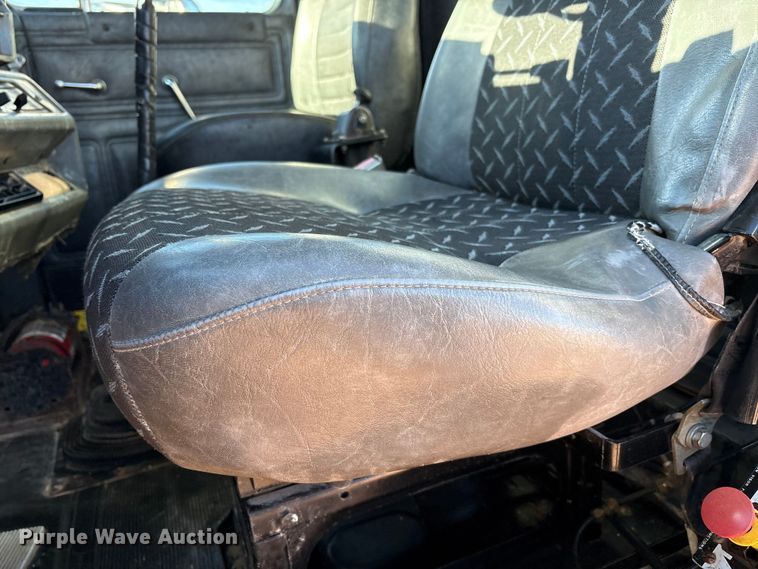 image for item EF6244 2002 Mack RD water truck