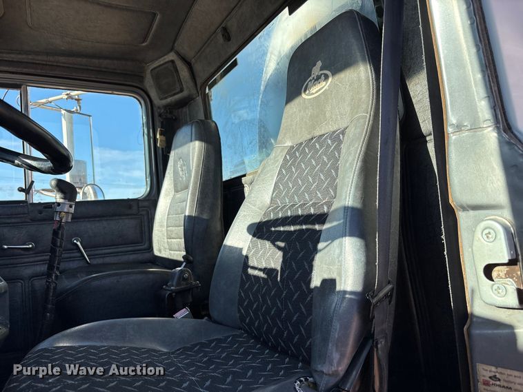 image for item EF6244 2002 Mack RD water truck