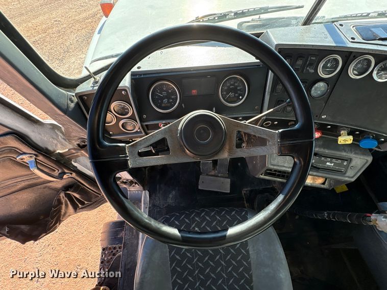 image for item EF6244 2002 Mack RD water truck