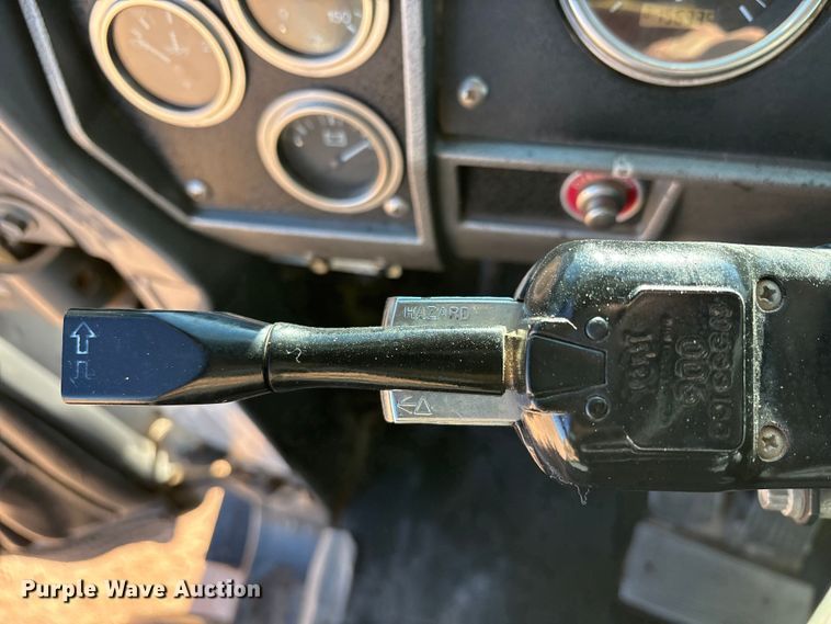 image for item EF6244 2002 Mack RD water truck