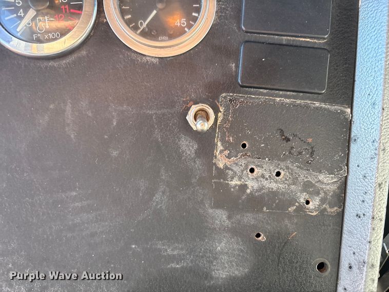 image for item EF6244 2002 Mack RD water truck