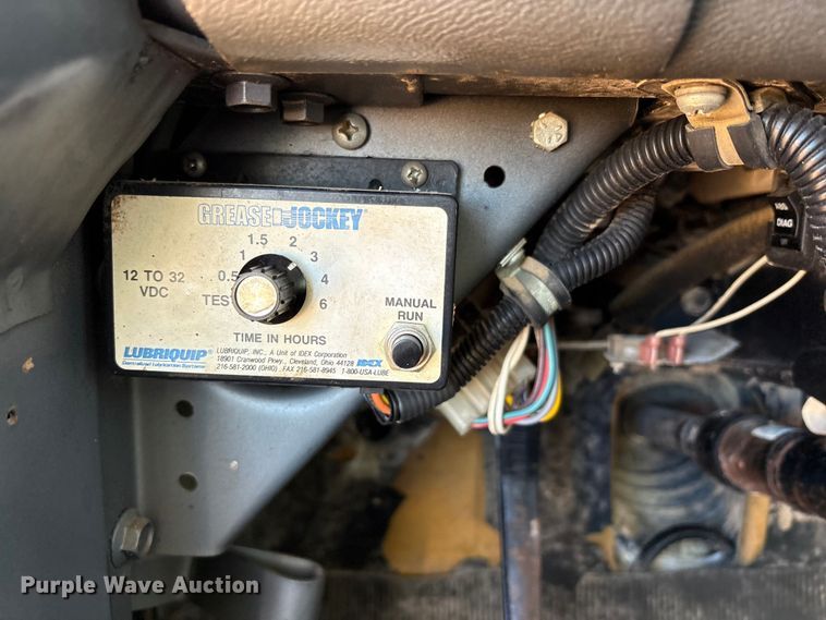 image for item EF6244 2002 Mack RD water truck