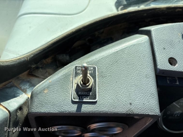 image for item EF6244 2002 Mack RD water truck