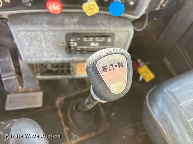 image for item EF6244 2002 Mack RD water truck