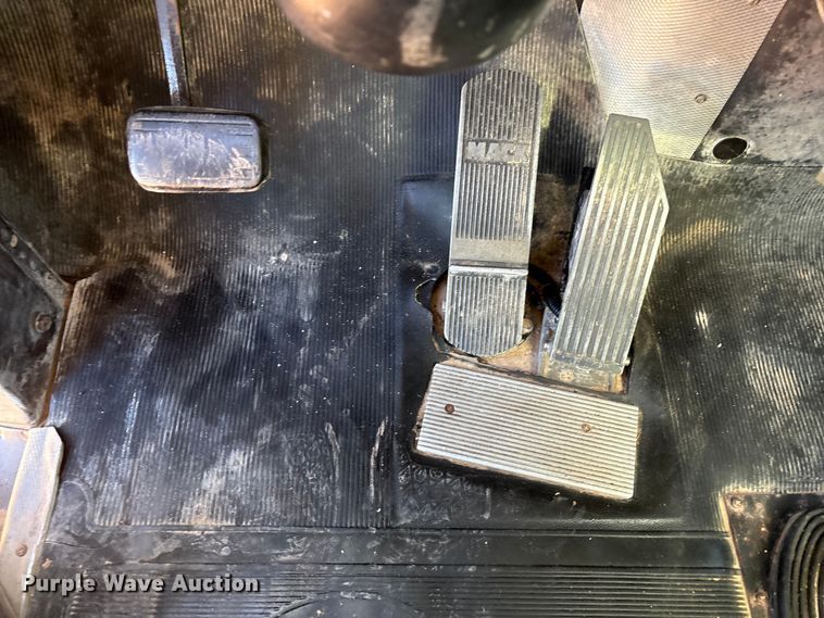 image for item EF6244 2002 Mack RD water truck