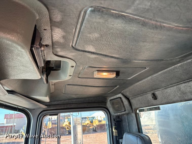 image for item EF6244 2002 Mack RD water truck