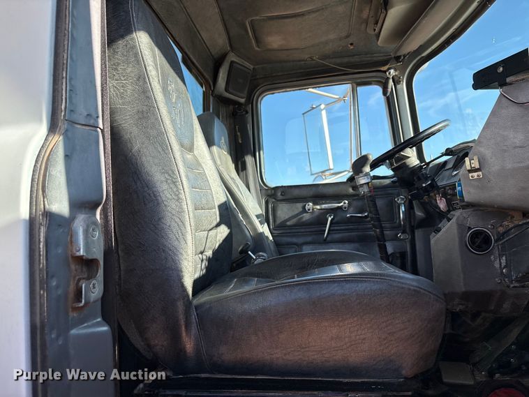 image for item EF6244 2002 Mack RD water truck