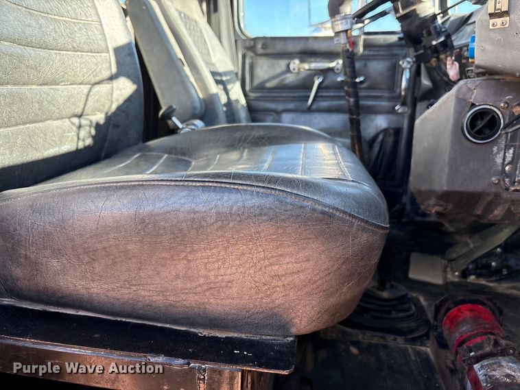 image for item EF6244 2002 Mack RD water truck