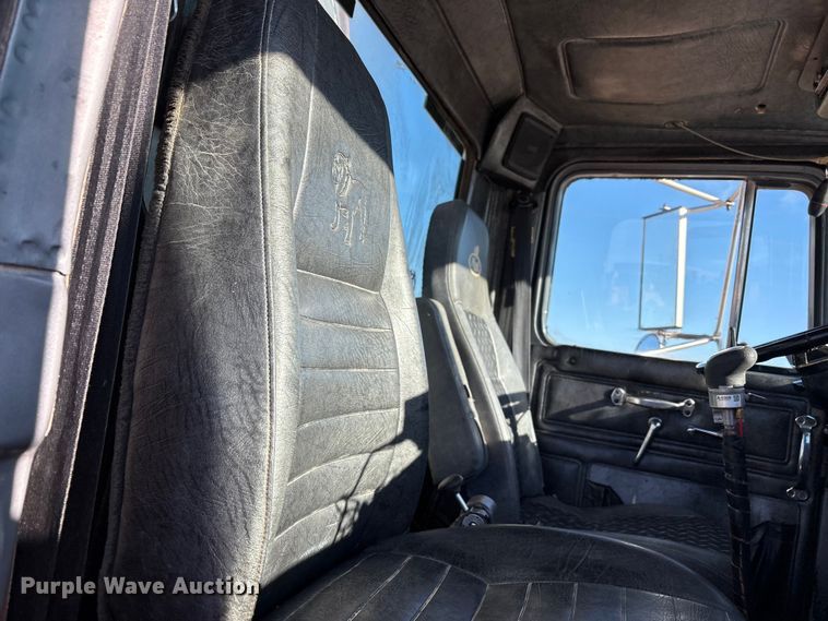 image for item EF6244 2002 Mack RD water truck