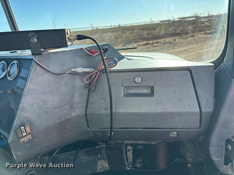 image for item EF6244 2002 Mack RD water truck