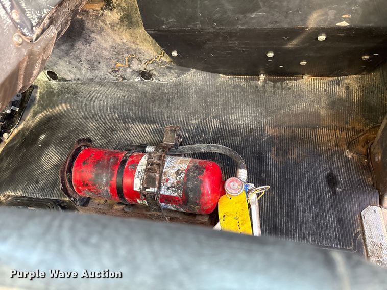 image for item EF6244 2002 Mack RD water truck