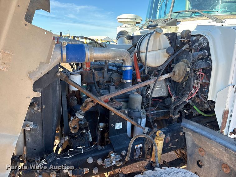 image for item EF6244 2002 Mack RD water truck