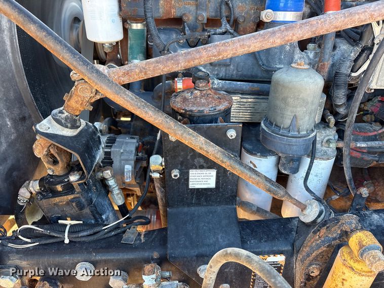 image for item EF6244 2002 Mack RD water truck