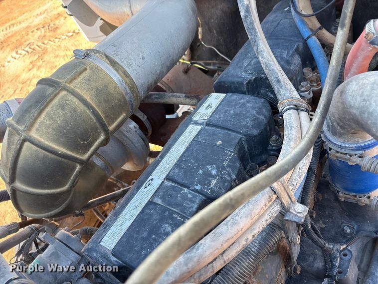 image for item EF6244 2002 Mack RD water truck