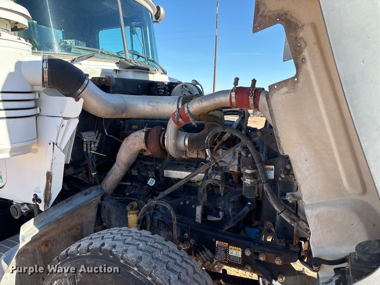 image for item EF6244 2002 Mack RD water truck