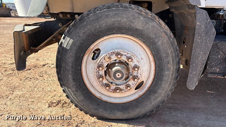 image for item EF6244 2002 Mack RD water truck