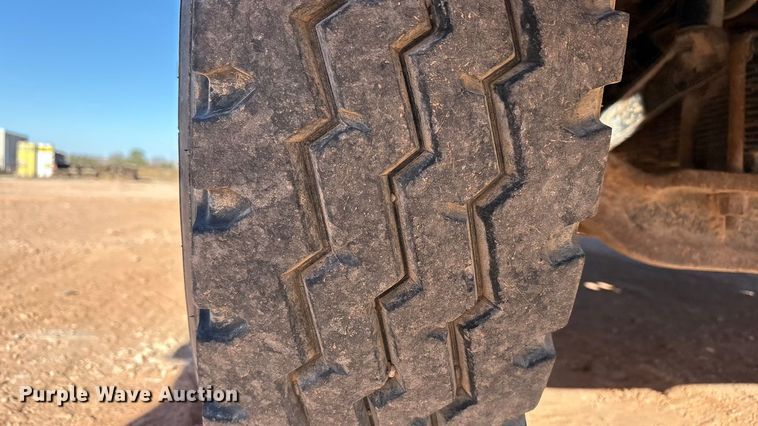 image for item EF6244 2002 Mack RD water truck