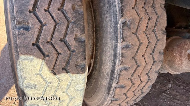 image for item EF6244 2002 Mack RD water truck